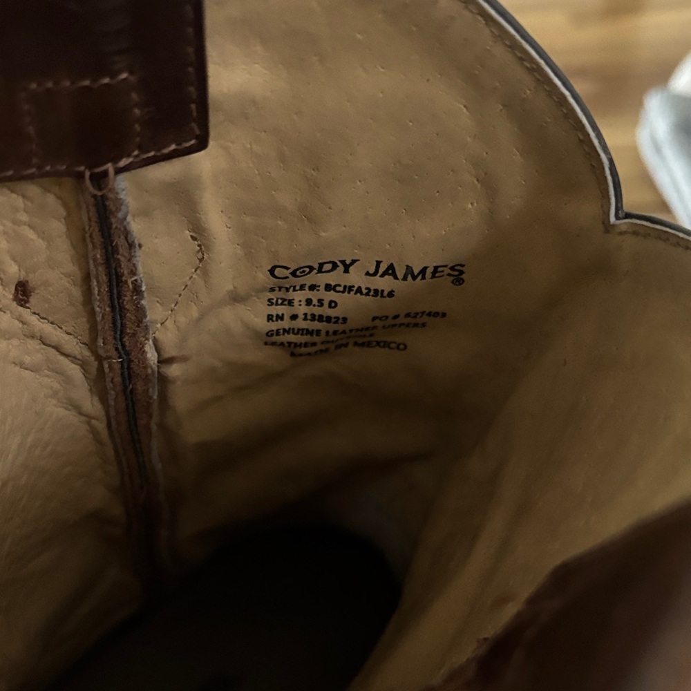 Cody James Brown Men's Cowboy Boots with Red & Cream Embroidery - Picture 3 of 6